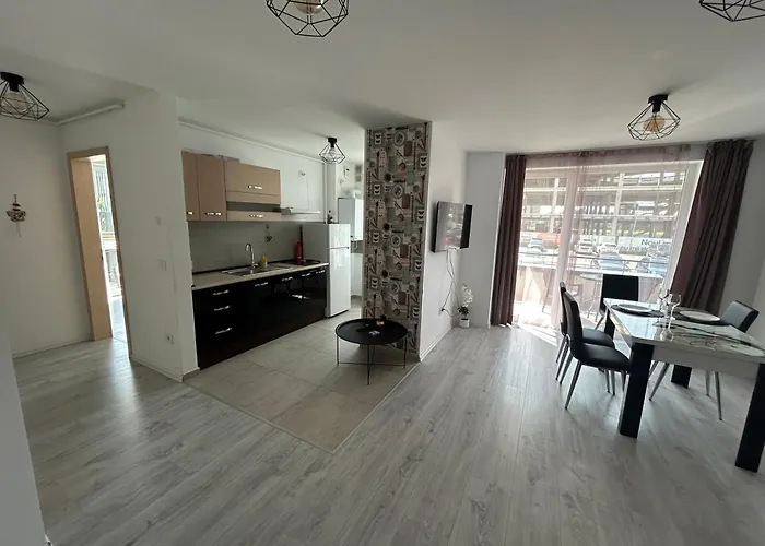 B-Holiday Luxury Apartments Kasper Coresi