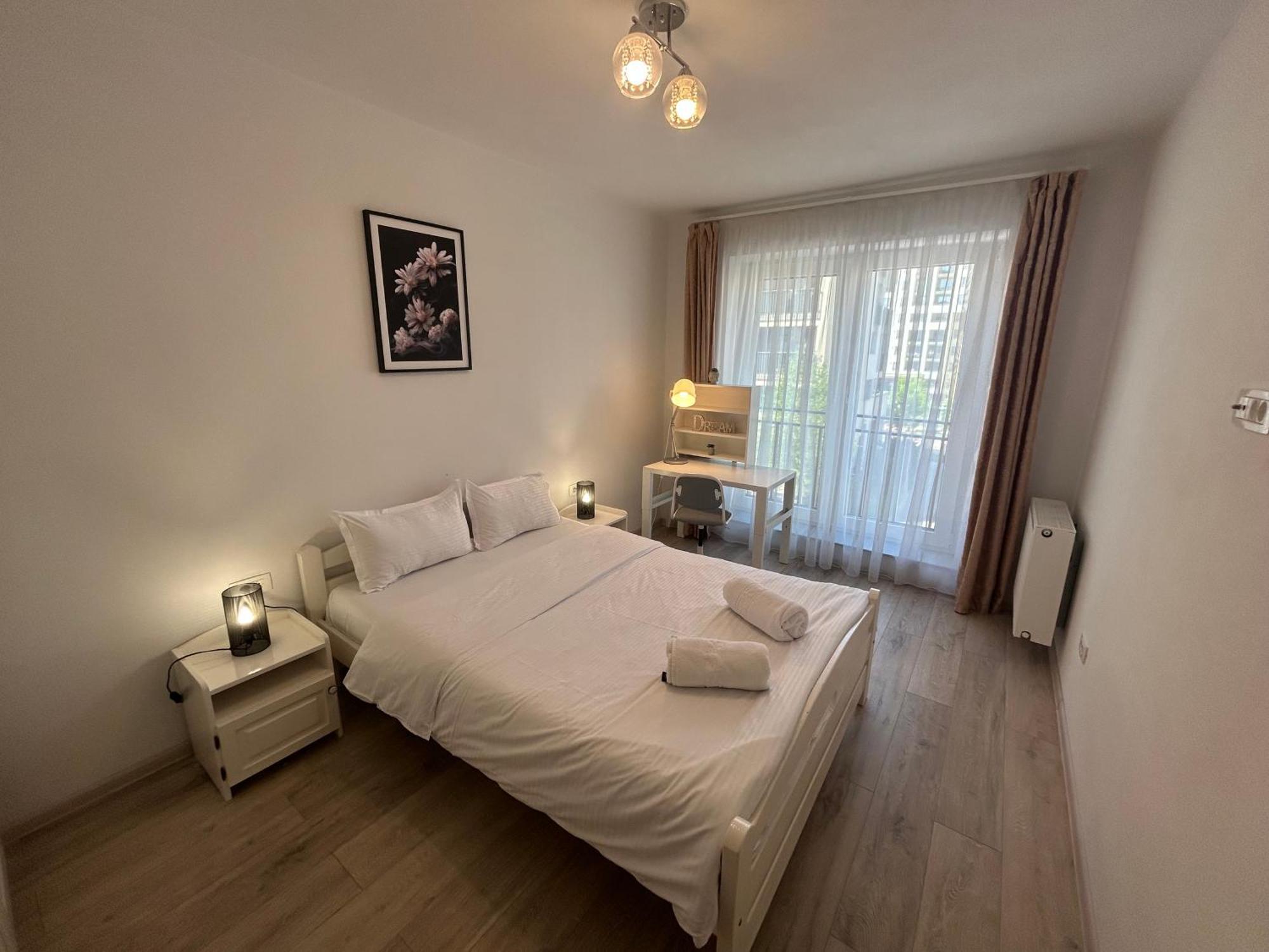 B-holiday Luxury Kasper Coresi Apartment *