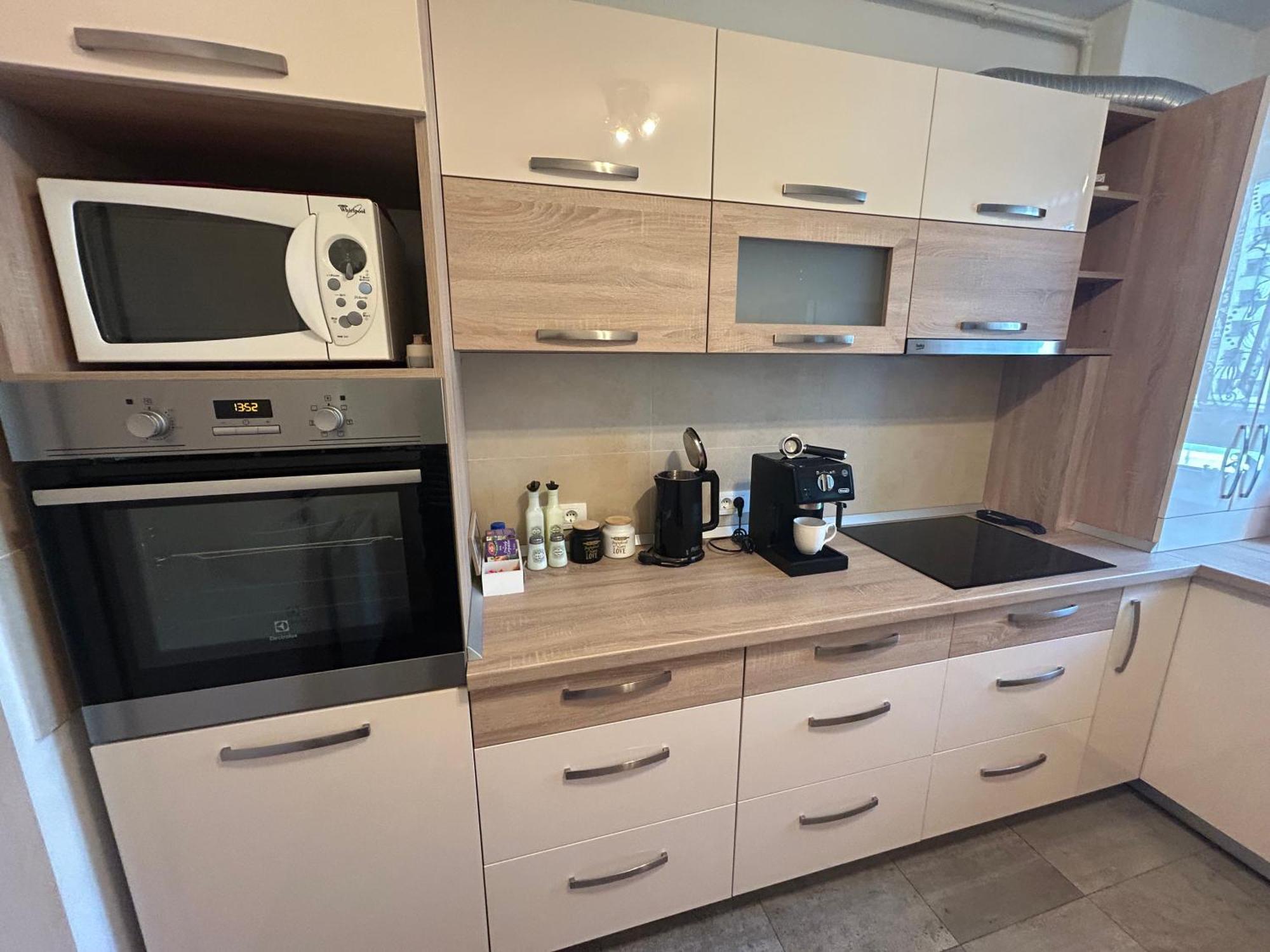 B-holiday Luxury Kasper Coresi Apartment